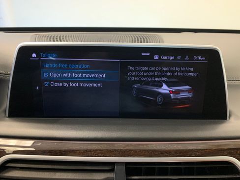 Used 2021 BMW 750i xDrive w/ Executive Package AWD/4WD image 44