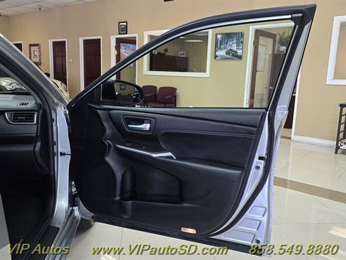 Used 2017 Toyota Camry XLE w/ Advanced Technology Package FWD image 12