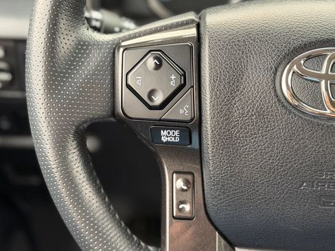 Used 2020 Toyota 4Runner Venture AWD/4WD image 13