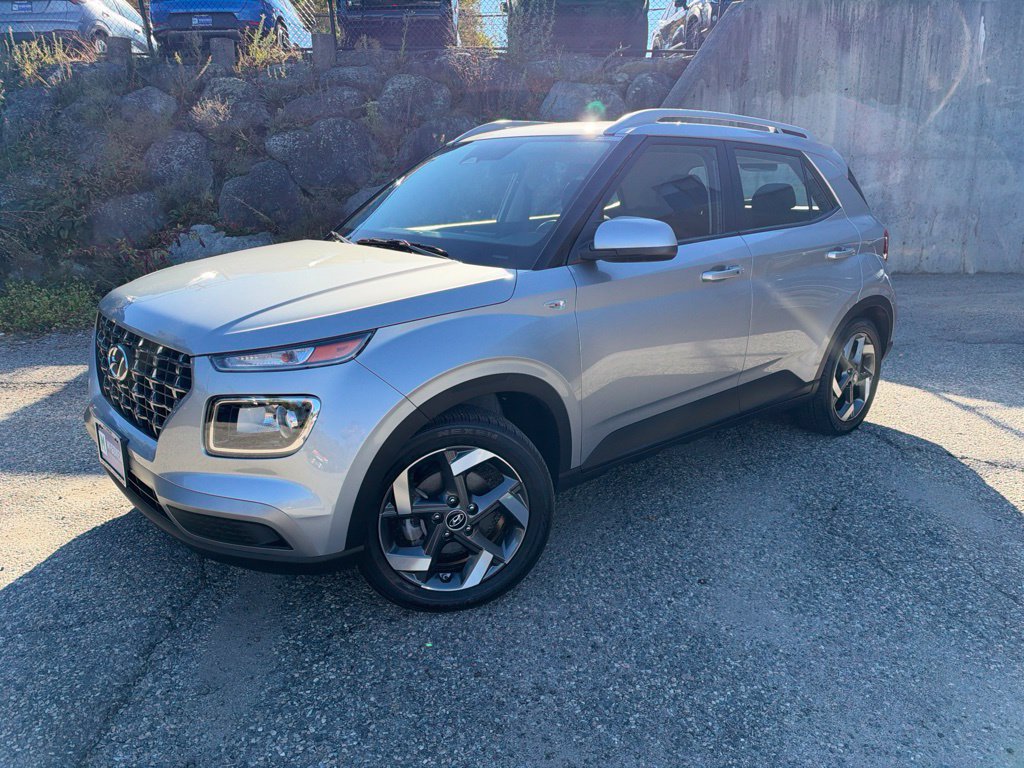 Certified 2026 Hyundai Venue SEL FWD image 2