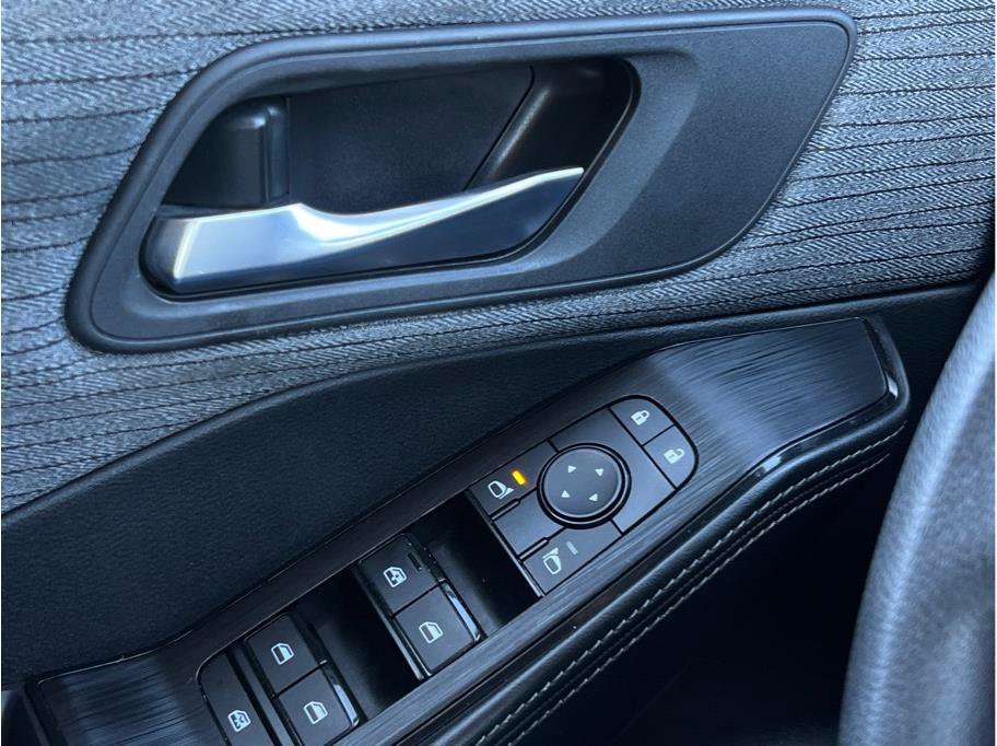 Used 2023 Nissan Rogue SV FWD image 18