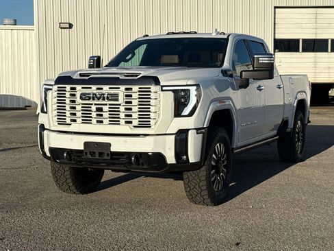 Used 2024 GMC Sierra 2500 Denali Ultimate image 3