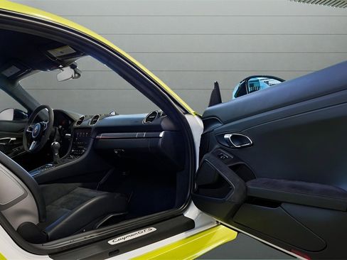 Used 2018 Porsche 718 Cayman GTS image 45