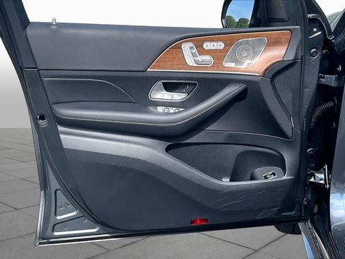 Used 2025 Mercedes-Benz GLS 450 4MATIC image 22