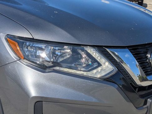 Used 2019 Nissan Rogue S w/ Special Edition Package FWD image 10