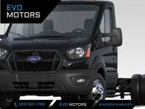 Used 2022 Ford Transit 350 DRW RWD image 1