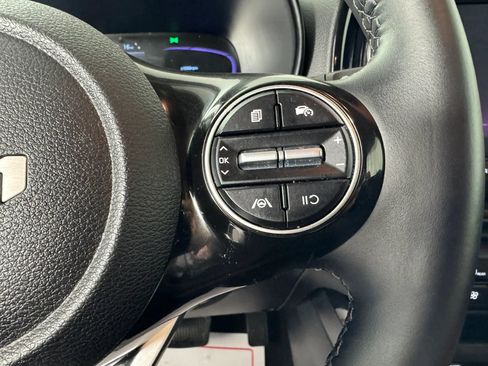 Used 2025 Kia Soul EX FWD image 16