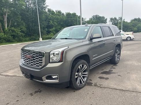 Used 2018 GMC Yukon Denali w/ Denali Ultimate Package AWD/4WD image 3