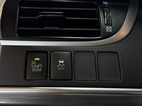 Used 2013 Toyota Camry XLE w/ Leather Pkg FWD image 17