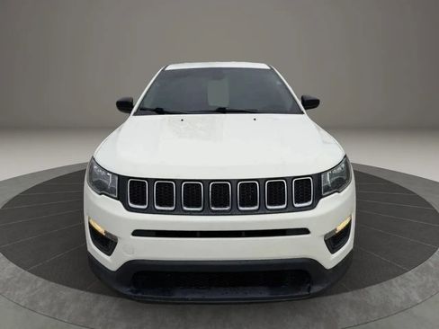 Used 2018 Jeep Compass Sport FWD image 2