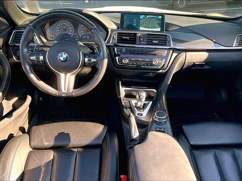 Used 2017 BMW M4 Convertible image 17