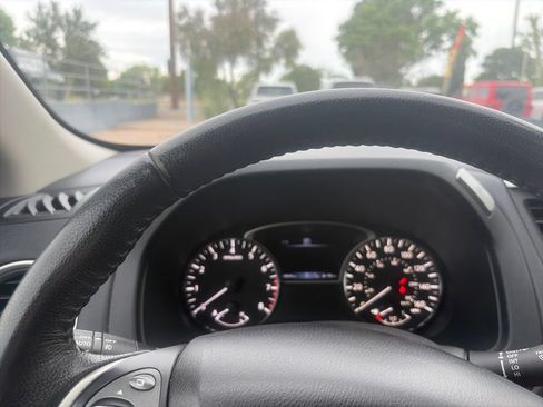 Used 2020 Nissan Pathfinder SV FWD image 26