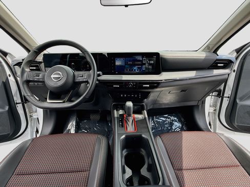 Certified 2025 Nissan Kicks SR AWD/4WD image 14