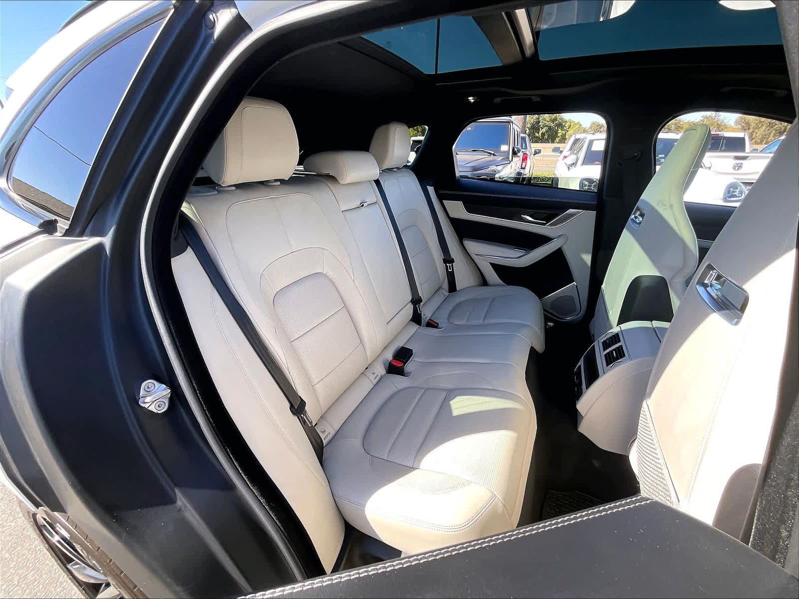 Used 2024 Jaguar F-PACE R-Dynamic S AWD/4WD image 29