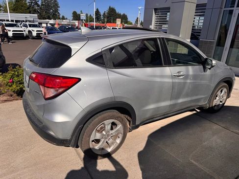 Used 2016 Honda HR-V EX image 4