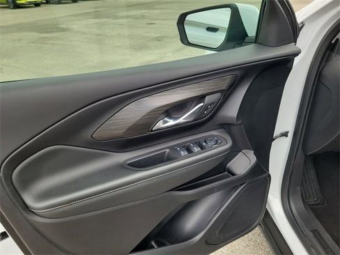 Certified 2024 GMC Terrain SLE image 16