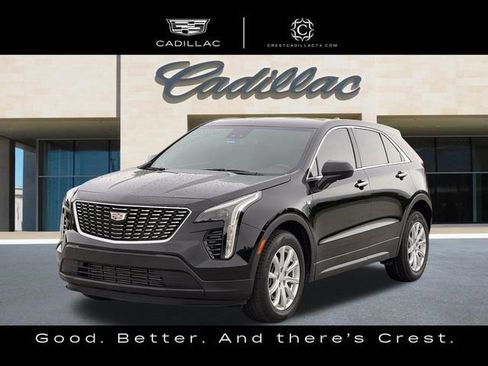 Used 2023 Cadillac XT4 Luxury w/ Cold Weather Package FWD image 11
