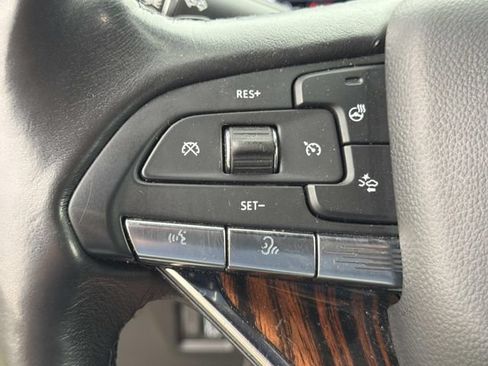 Used 2023 Cadillac Escalade ESV Premium Luxury AWD/4WD image 32
