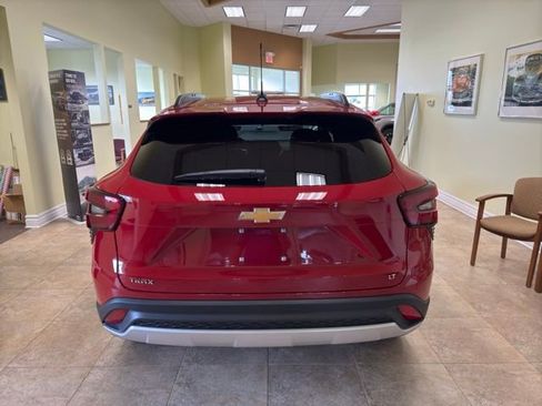New 2026 Chevrolet Trax LT w/ LT Convenience Package image 3