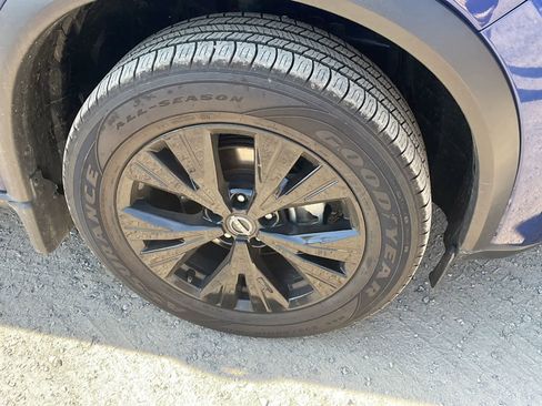 Used 2022 Nissan Rogue SV image 22