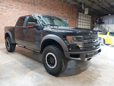Used 2014 Ford F150 Raptor w/ Equipment Group 801A Luxury image 3