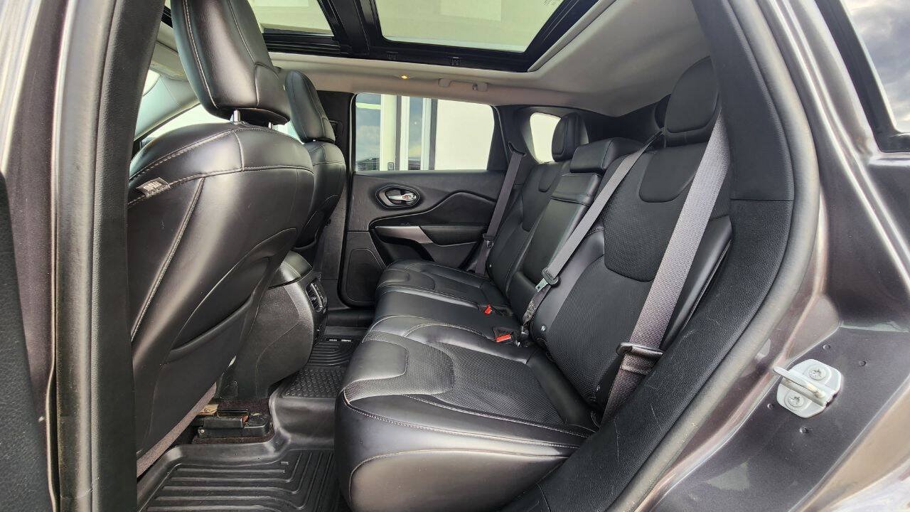 Used 2019 Jeep Cherokee Limited AWD/4WD image 20