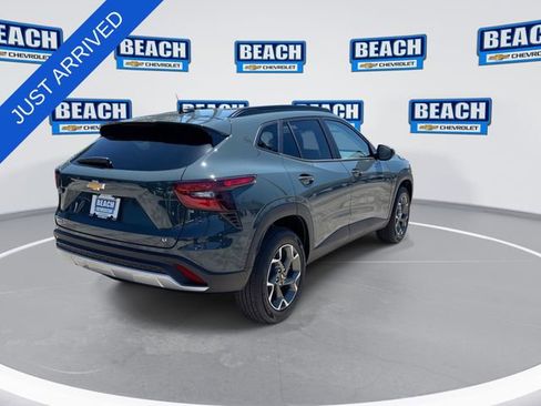 New 2026 Chevrolet Trax LT w/ Driver Confidence Package FWD image 8