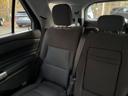 Used 2022 Ford Explorer XLT image 15