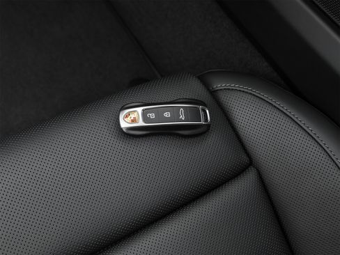 Used 2022 Porsche 911 Carrera S RWD image 34