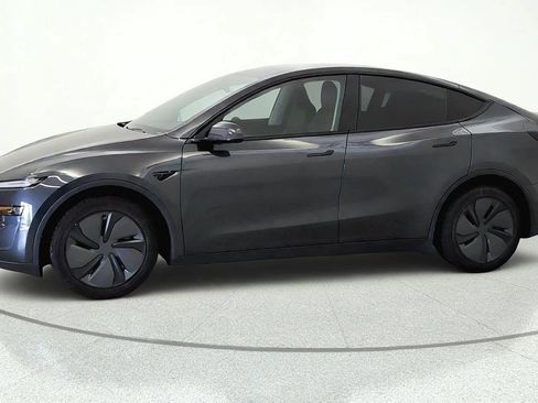 Used 2026 Tesla Model Y Long Range AWD/4WD image 3