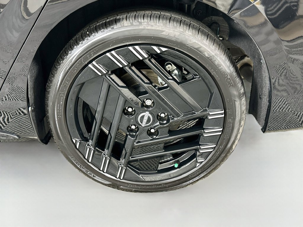 Used 2026 Nissan Sentra SR w/ Floor Mat Package FWD image 28
