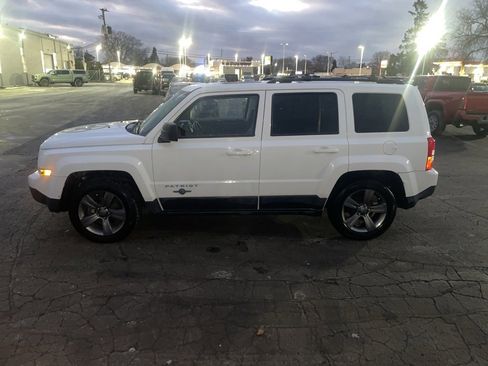 Used 2014 Jeep Patriot Latitude w/ Freedom Edition Package image 10