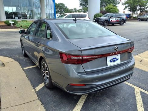 New 2025 Volkswagen Jetta SE image 5