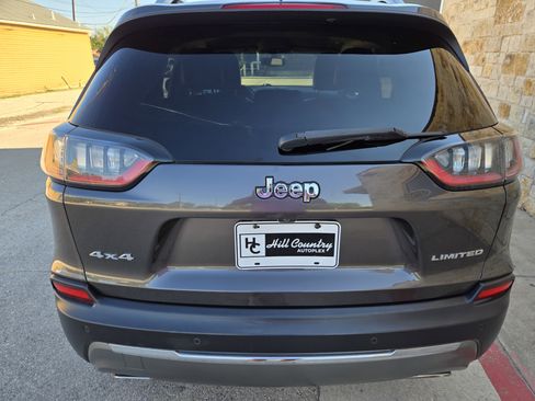 Used 2019 Jeep Cherokee Limited image 16