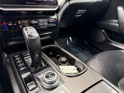 Used 2021 Maserati Ghibli RWD image 26