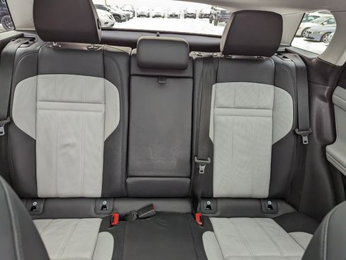 Used 2022 Land Rover Range Rover Evoque R-Dynamic S image 38