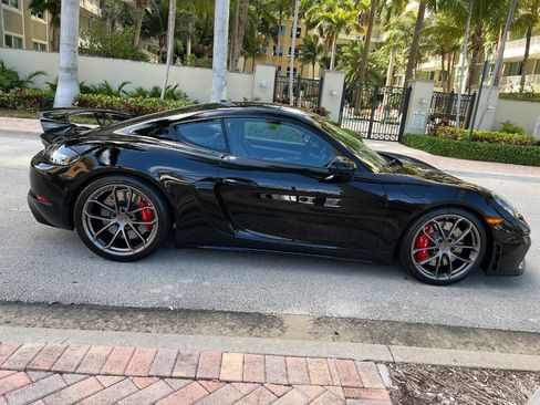 Used 2021 Porsche 718 Cayman GT4 image 8