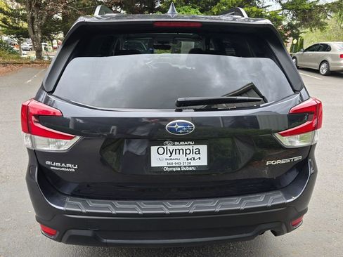 Used 2019 Subaru Forester Premium AWD/4WD image 3