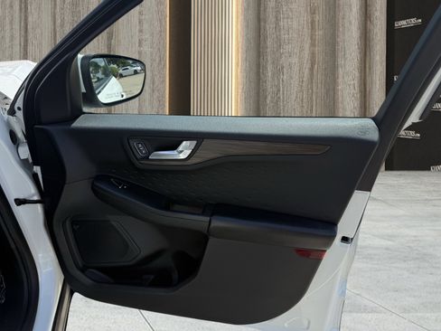 Used 2020 Ford Escape Titanium image 45