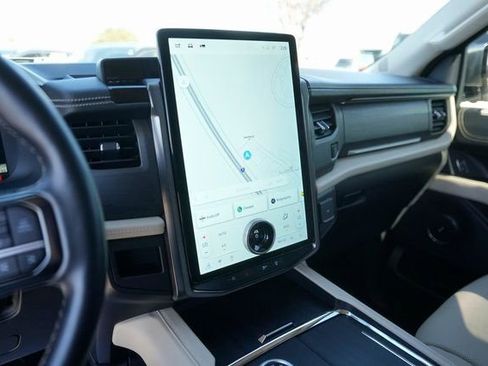 Certified 2024 Ford Expedition Max Platinum image 28