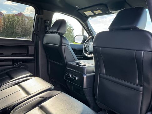 Used 2021 Ford Expedition Max XLT image 25