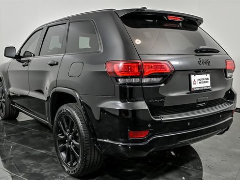Used 2019 Jeep Grand Cherokee Altitude AWD/4WD image 7