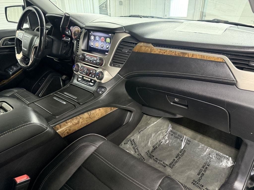 Used 2015 GMC Yukon Denali w/ Premium Package AWD/4WD image 40