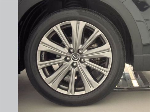 Used 2023 MAZDA CX-9 Signature image 11