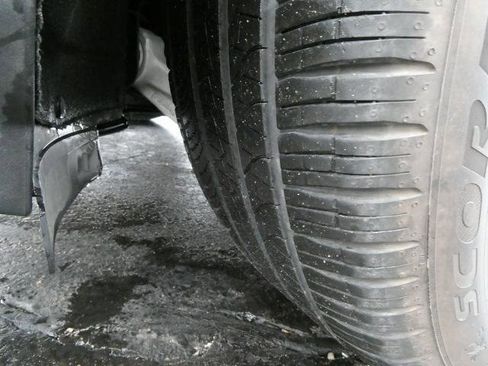 Certified 2025 Ford Explorer ST image 12