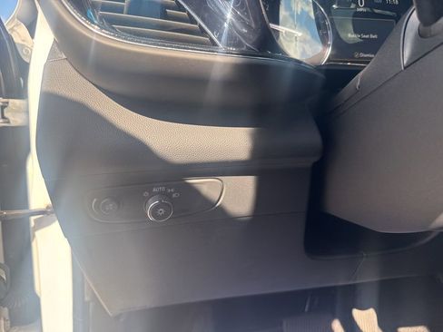 Used 2023 Buick Envision Essence image 24