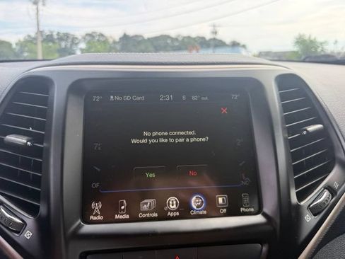 Used 2017 Jeep Cherokee 75th Anniversary AWD/4WD image 21