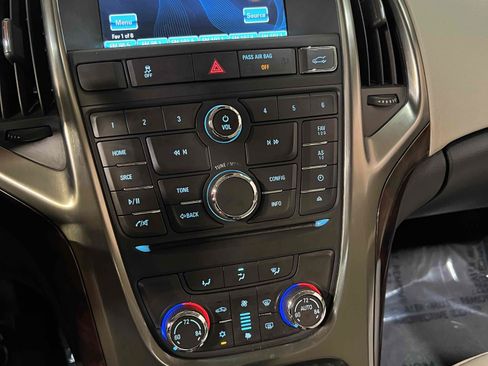 Used 2015 Buick Verano FWD image 28
