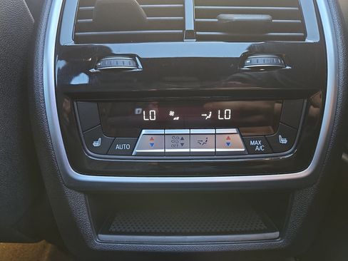 Used 2019 BMW X5 xDrive40i w/ Executive Package image 32