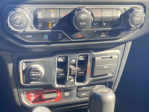 Used 2023 Jeep Wrangler Rubicon w/ Steel Bumper Group image 35